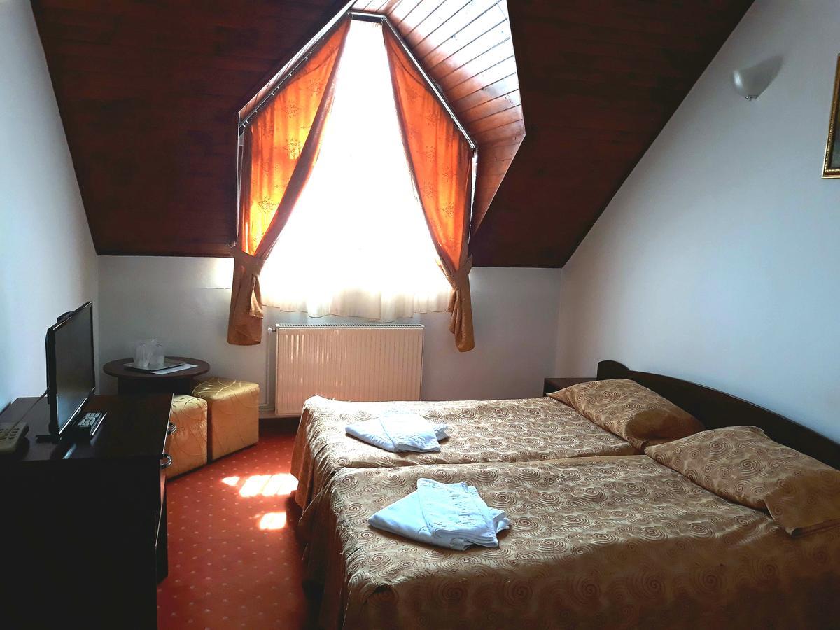 Motel Din Darste Săcele Exteriör bild